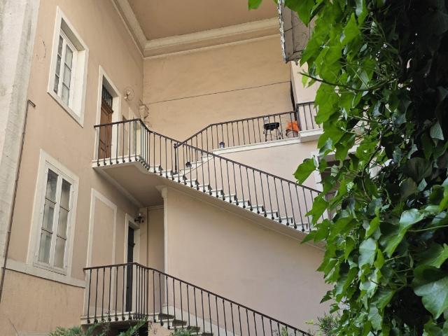 Belle situation bord de Saône avec vue. Grand appartement de. 200m² Tournus