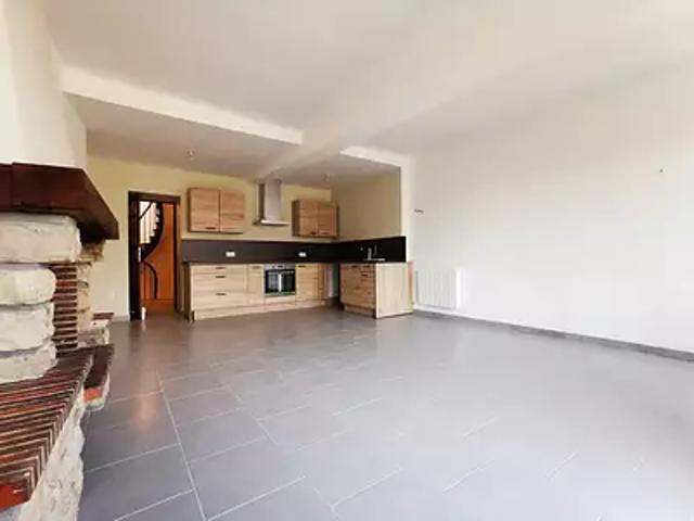 Bellême 61130 Location appartement 4 pièces t4 cave