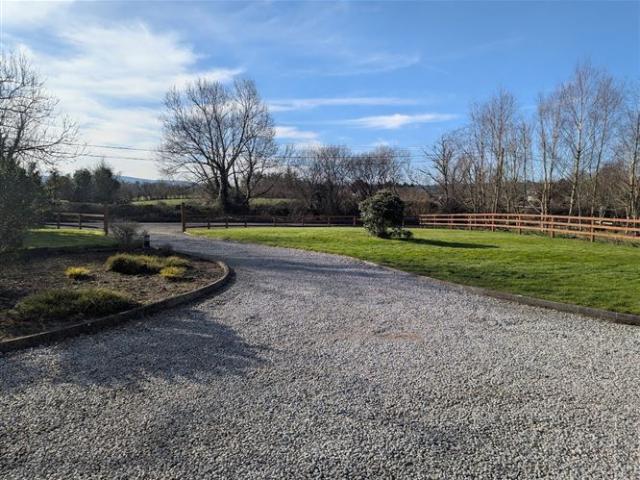 Belleen Lower, Nenagh, Co. Tipperary DNG Michael Gilmartin 4910 MyHome. Ie Residential