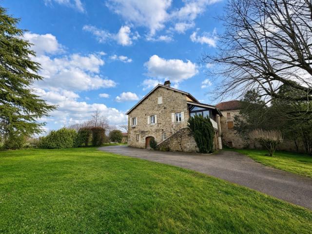 Belles prestations et charme ancien 203m² Saint Félix