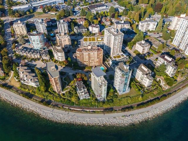 Bellevue 2 Bedroom Apartment for Rent at 2100 Bellevue Ave, West Vancouver, BC V7V 0C1 Ambleside