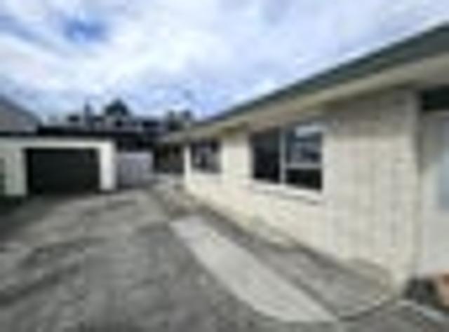 Bellevue, 3 bedrooms, $690 pw
