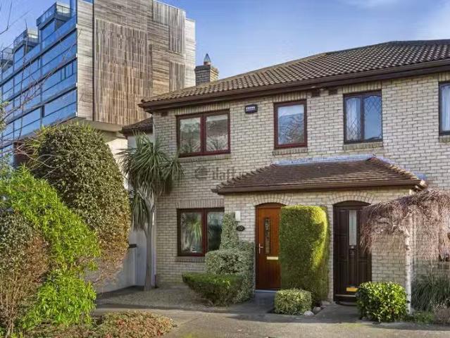 Bellevue Park Avenue, Booterstown, Co. Dublin is for rent