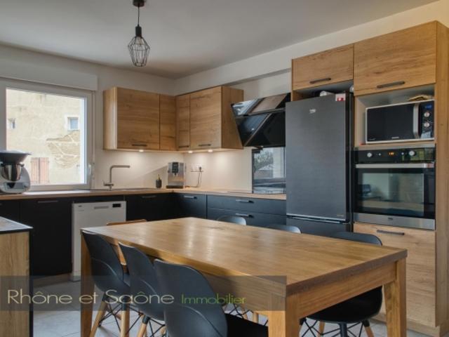 BELLEVILLE, appartement à vendre, 4 pièces, 82 m²