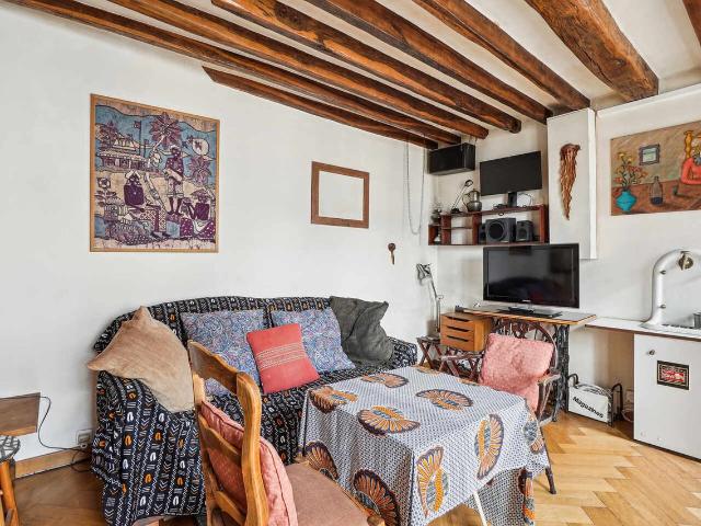 Belleville / rue du Faubourg du temple, Paris Amsterdam Apartments for Rent