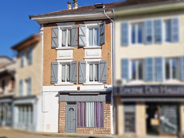 Belley centre: maison de ville 6 pièce s 200 m2 avec terrasse