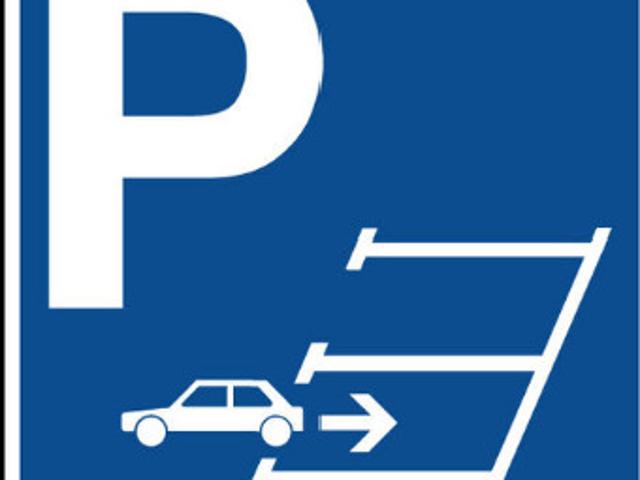 Belley Location Parking / Garage 01