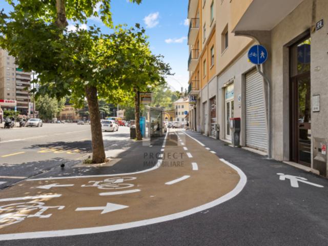 BELLISSIMA CAMERA IN ZONA SERVITISSIMA