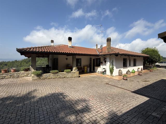 Bellissima villa con piscina 350m² Acqui Terme