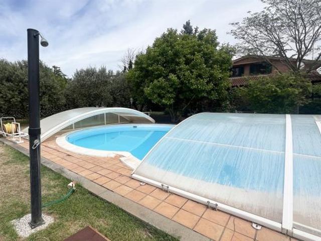 Bellissimo Casale con Piscina Immerso nel Verde