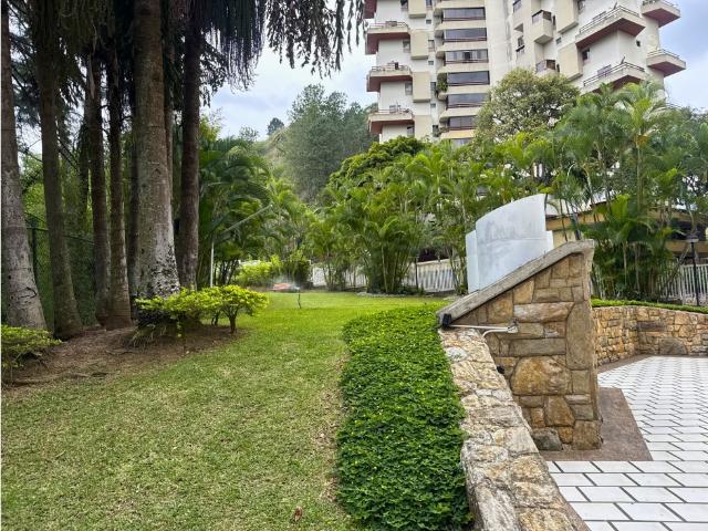 Bello Apartamento en Lomas de Prados del Este