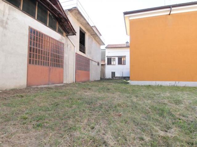 BELLUSCO Area Edificabile con giardino