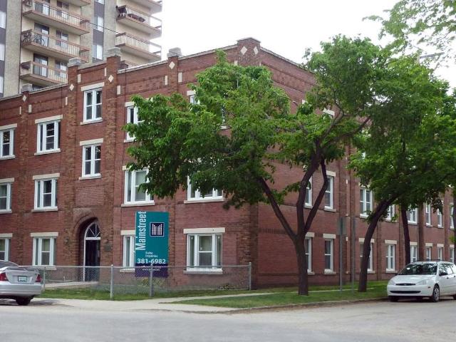 Belmae Manor Studio Apartment for Rent at 445 3rd Ave N, Saskatoon, SK S7K 2J2 City Park