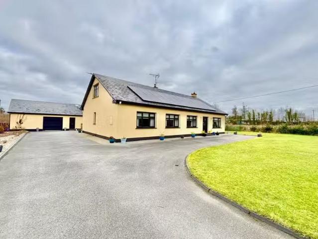 Belmont, Cloghans Hill, Milltown, Co. Galway, H54NC43 is for s.