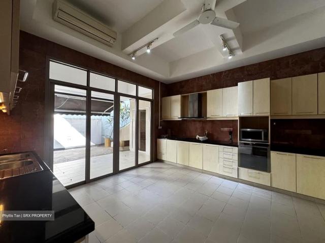 Belmont Road D10, Detached