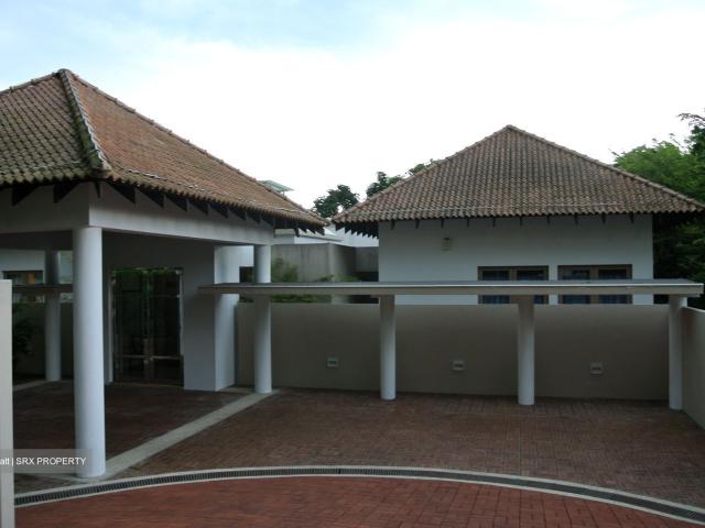 Belmont Road D10, Detached