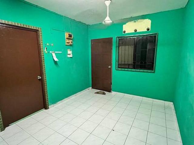 Below 40k MV 2nd Floor Taman Cempaka Tampoi Johor Bahru JB