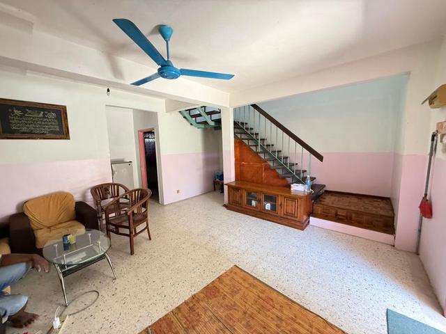 Below 300K 2 Storey Jalan Anggerik Bukit Sentosa Rawang For Sale
