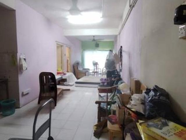 Below Value Vista Putra Apartment Bayu Perdana Gated Guarded for Sale