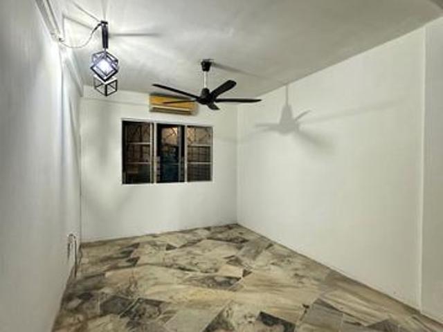Below Value Flat PKNSTINGKAT 2Seksyen 7Shah Alam