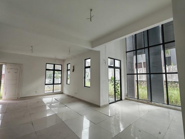 BELOW VALUE 2 Storey Endlot Taman Ozana Impian Tasik Utama Bukit Katil