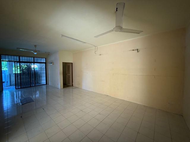 BELOW VALUE Single Storey Landed Townhouse at Sungai Ara For Sale