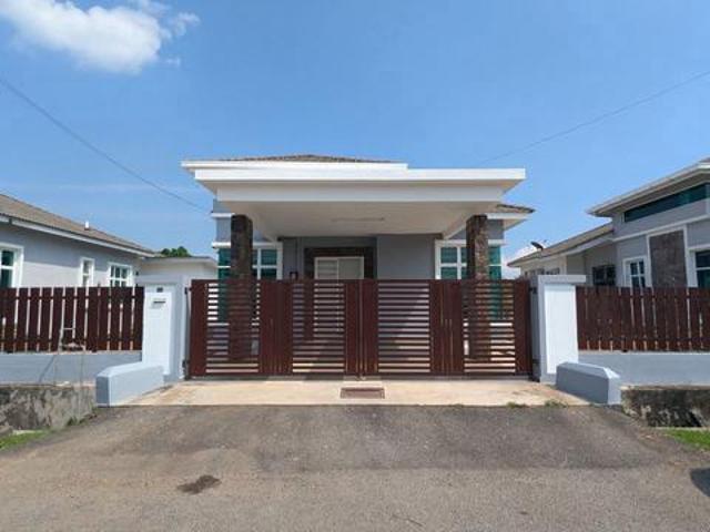 BELOW BANK VALUERefurbished Bungalow Belimbing Setia Melaka For Sale