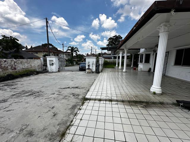 BELOW MARKET 15 Storey Bungalow Taman Sri Hijau Rawang Town