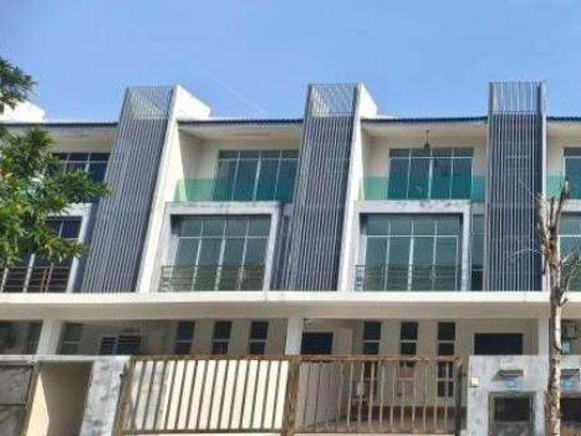 BELOW MARKET 200K3Storey Freehold Terrace Bangi Avenue