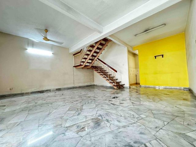 Below Market 2 sty Jalan Bangau Merak Enggnag Helang Nuri Tiong Pipit