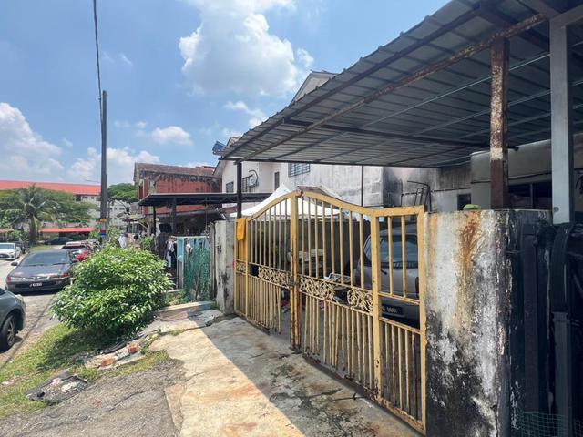 Below market 2sty low cost house in Taman Pelangi Rawang for sale
