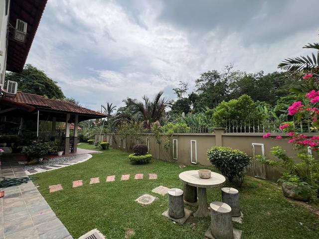 Below Market 40Big Bungalow Extra Land 30FtKota Warisan