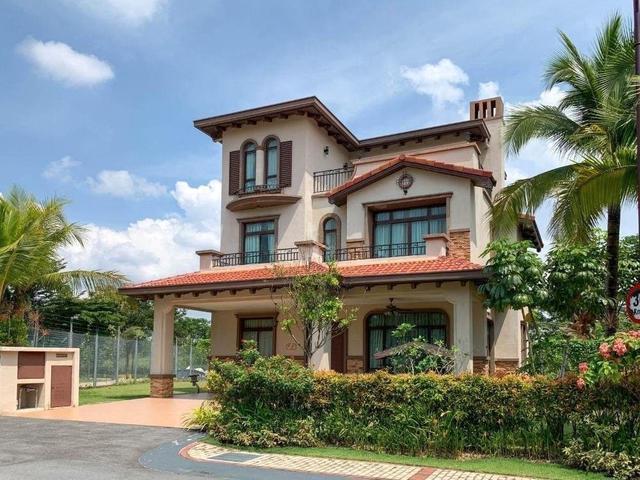BELOW MARKET 500K3Storey Bungalow Diamond Residence