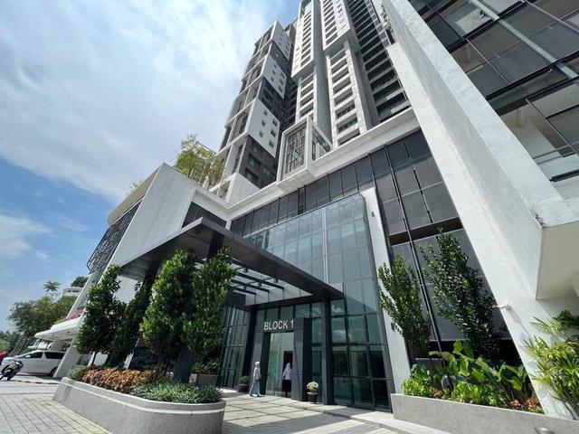BELOW MARKET Condominium Lake Point Residence Cyberjaya