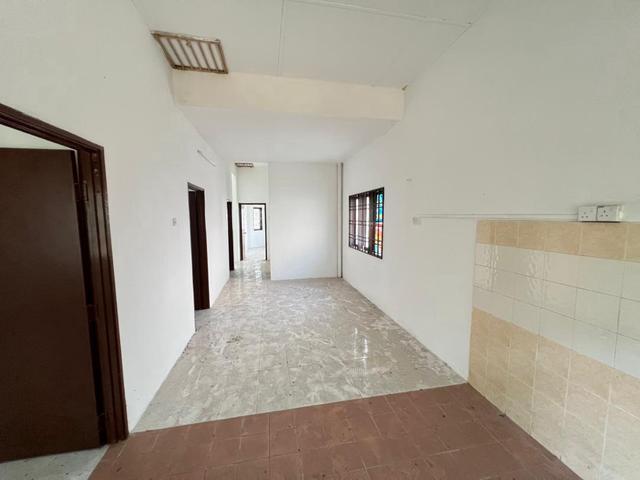 Below Market Endlot Single Storey Perepat Permai Kapar House For Sale