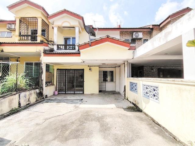 BELOW MARKET FACING OPEN 2Storey House Taman Universiti Bangi