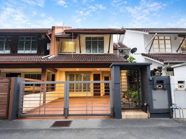 BELOW MARKET FACING OPEN LRT WALKING DISTANCE 2STY Putra Bistari