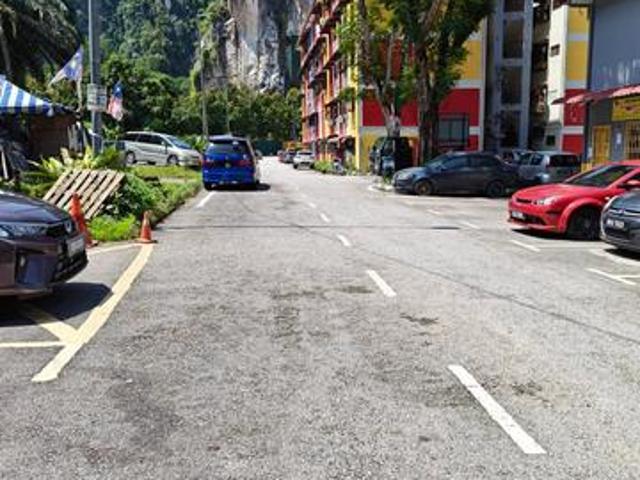 Below Market Flat Putri Laksamana Batu Caves