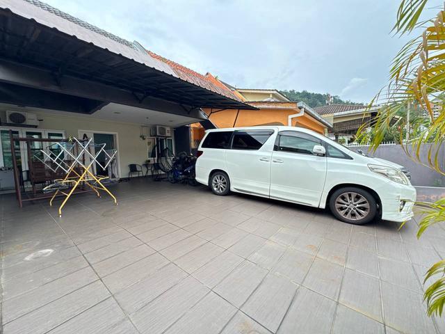 BELOW MARKET FREEHOLD Double Storey Terrace Superlink Taman Sri Ukay