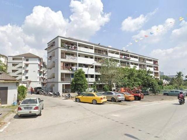 BELOW MARKET INVESTMENT Flat Taman Kinrara S5 Puchong Selangor