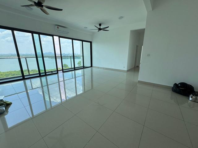 Below Market Skyvilla DIsland Corner Lakeview Condo In Elevia Puchong