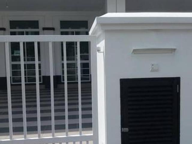 BELOW MARKET PRICE 2STOREY HOUSE 22x75 ECO MAJESTIC