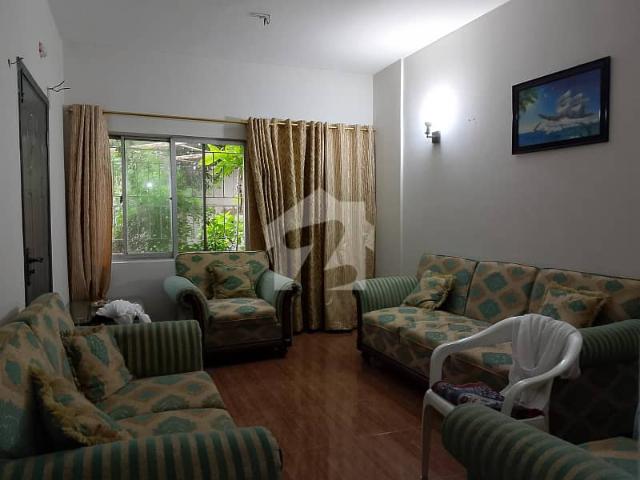 Below market price rare ground floor opportunity! 3 bed dd | 2700 sq. FT. Ground floor