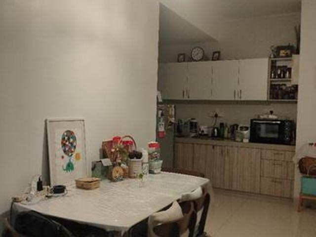 Below Market Price Well Maintained Condo MoveIn Ready Great Inv