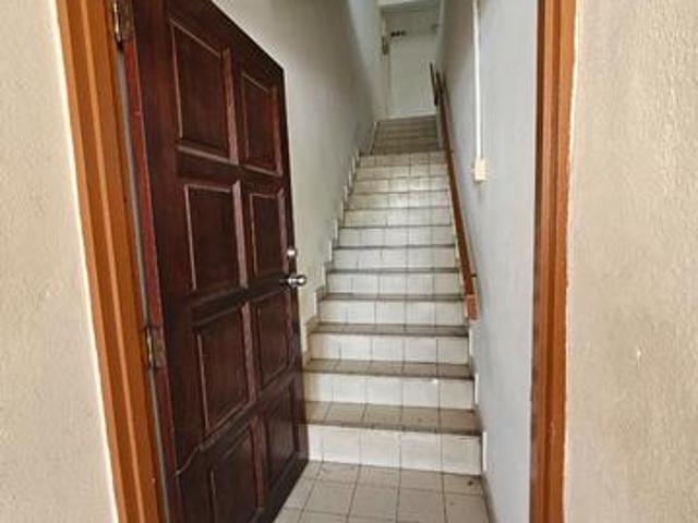 Below Market Price Townhouse Near LRT Pandan Indah Well Maintained