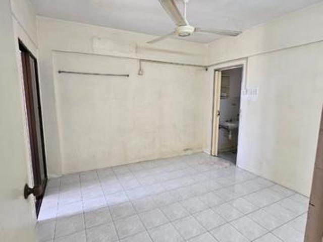 Below Market PriceEastern Court Condominium Penang