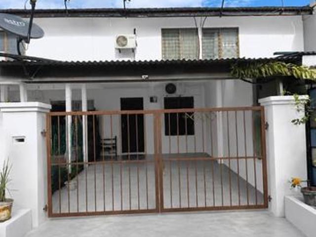 BELOW MARKET RM30K Taman Daya Near CIQ Renovated