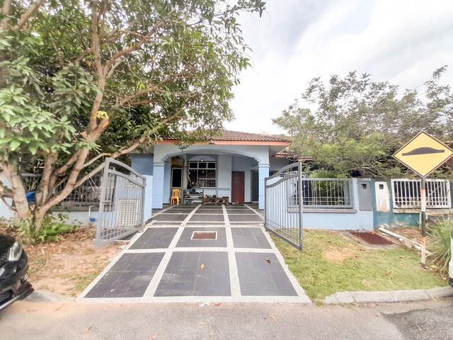 Below Market Renovated Semi D Single Storey Taman Warisan Permai