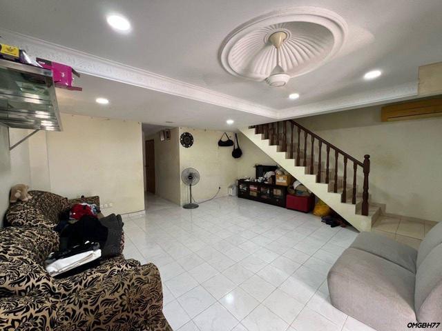 BELOW MARKET RENOVATED UNIT 2 Storey House Jalan Dahlia Puchong