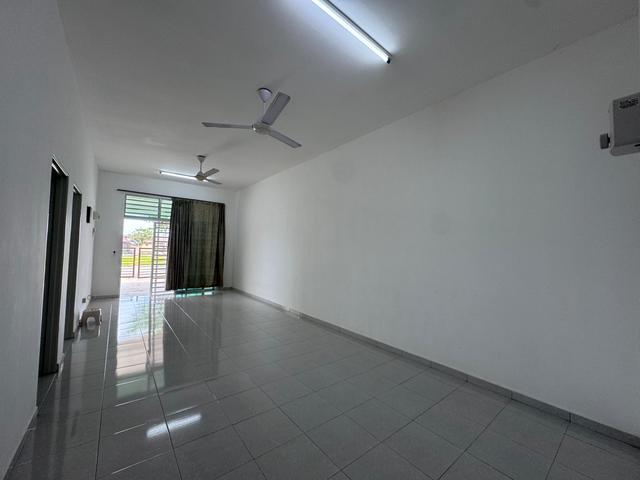 Below Market Rumah Teres Setingkat di Lokasi Strategik Merlimau